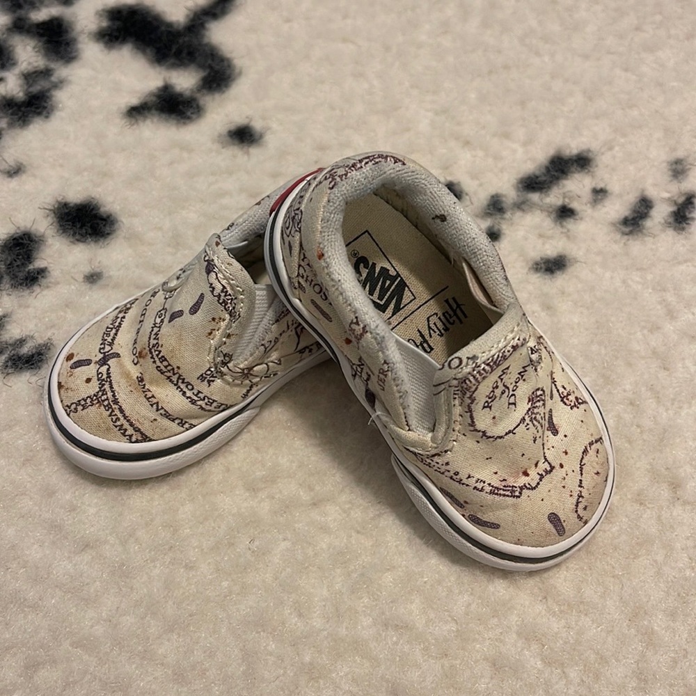 Vans x Harry Potter Marauders Map Mischief Managed
Slip On, Size 4.0 Toddler